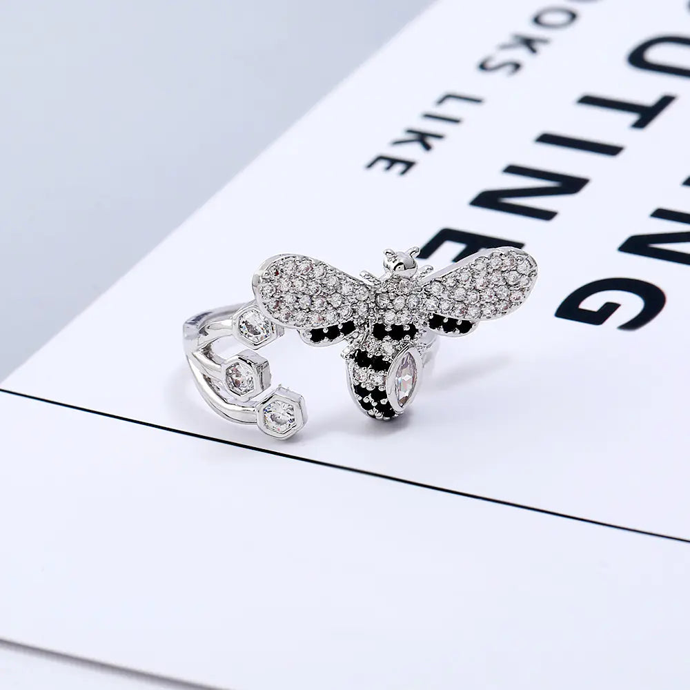 Korean Minimalist Fashion Bee Ring with Full Rhinestones